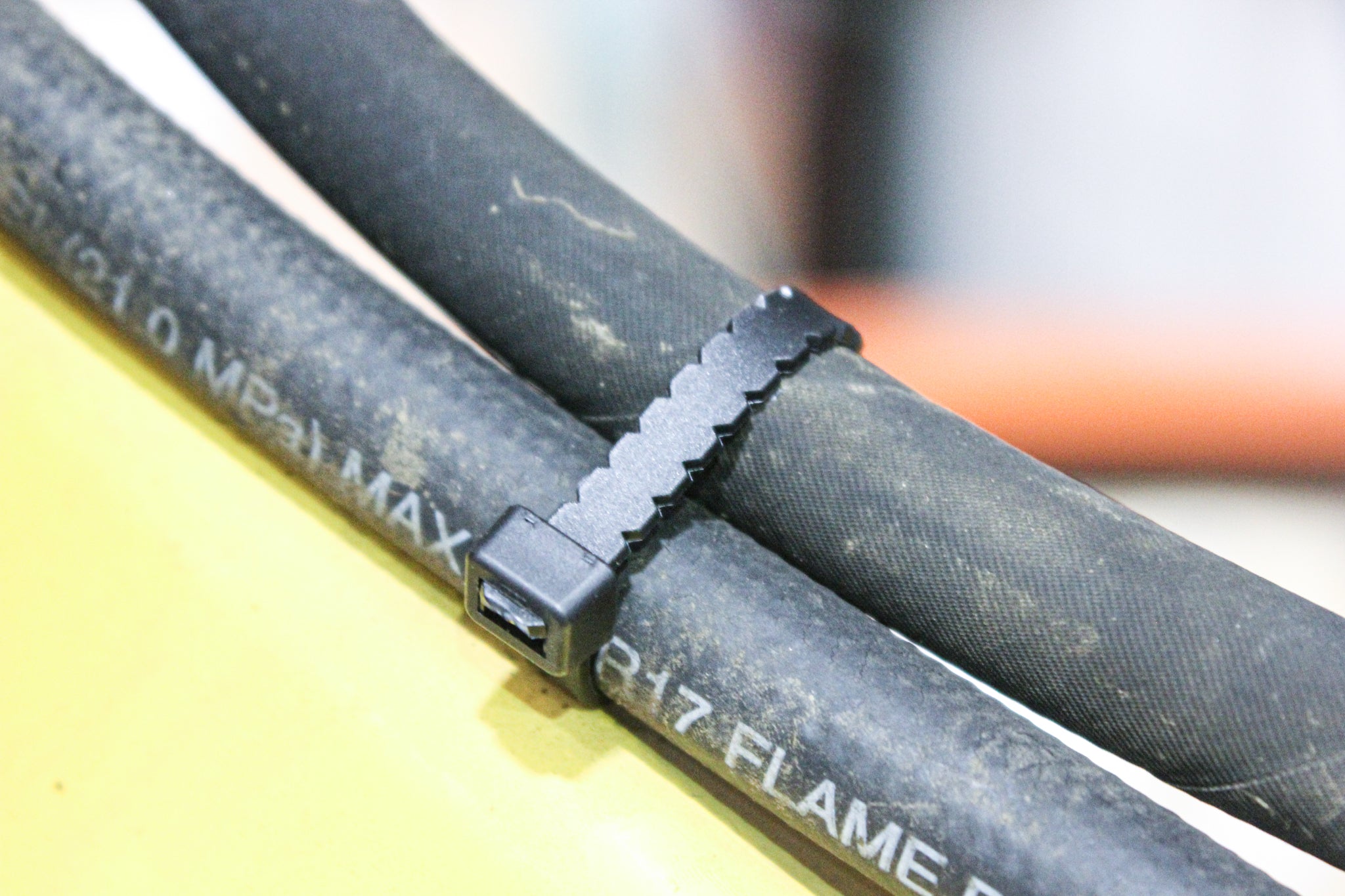 20" Heavy Duty Zip-Tite Cable Tie - Black-Tite-Reach®